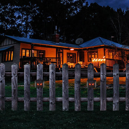 4-Piece: Solar Predator Control Light