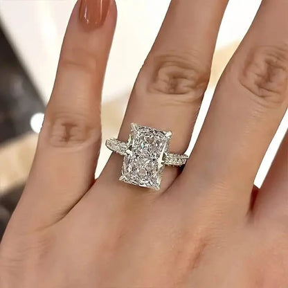 Elegant Ring Inlaid Shining Zirconia In Rectangular Shape