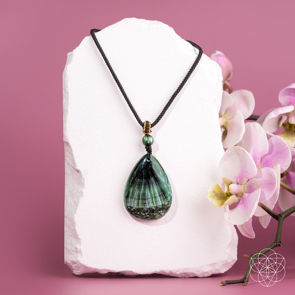 The Angel by My Side – Rare Seraphinite Pendant - Lumina Home