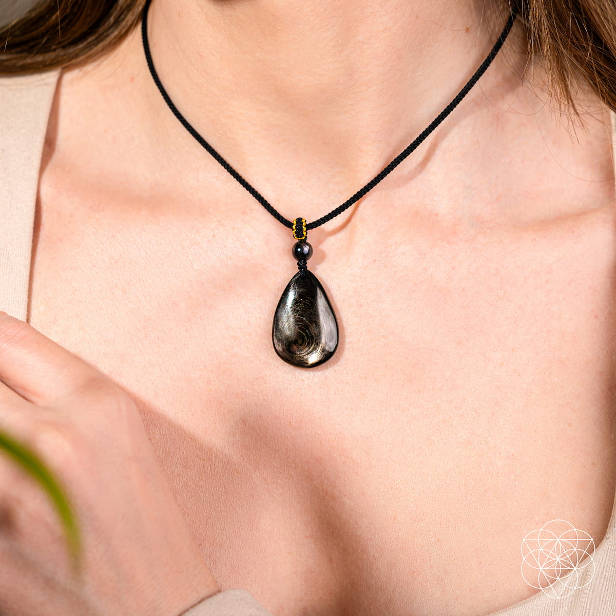The ﻿Hypersthene Millionaire Manifestation Pendant - Lumina Home